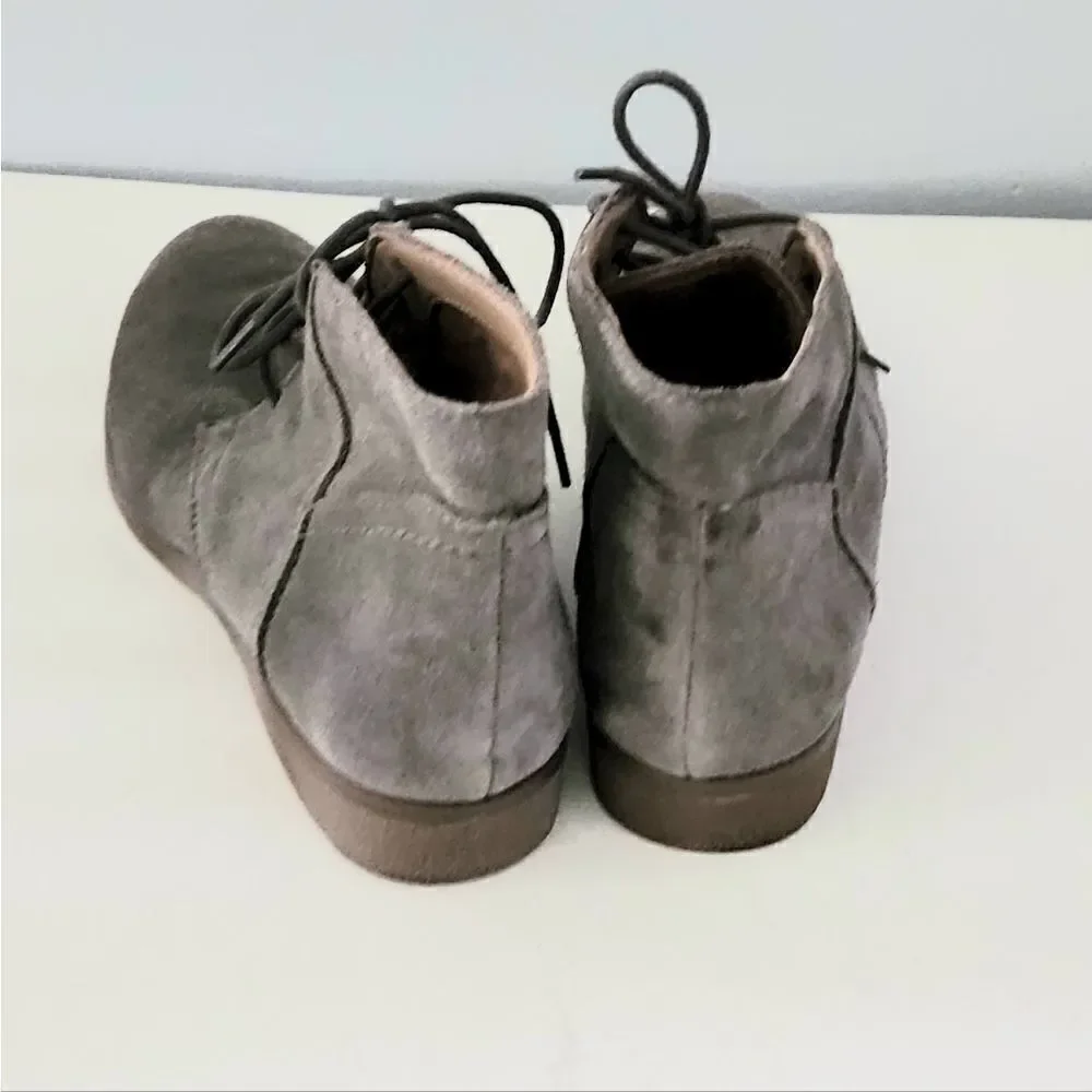 Franco Sarto bootie women's size 8 gray suade